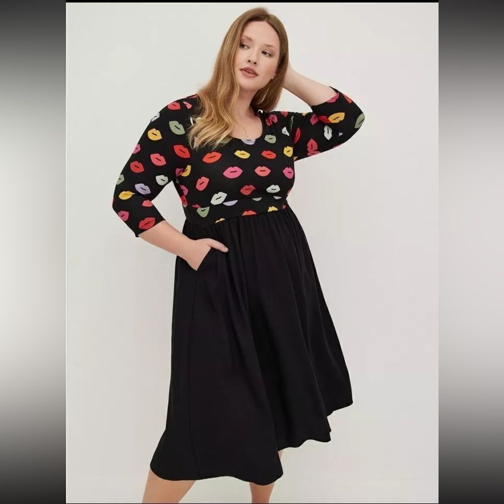 New Torrid Midi Challis And Jersey Lips Pockets Dress Size 22-24 3X NEW